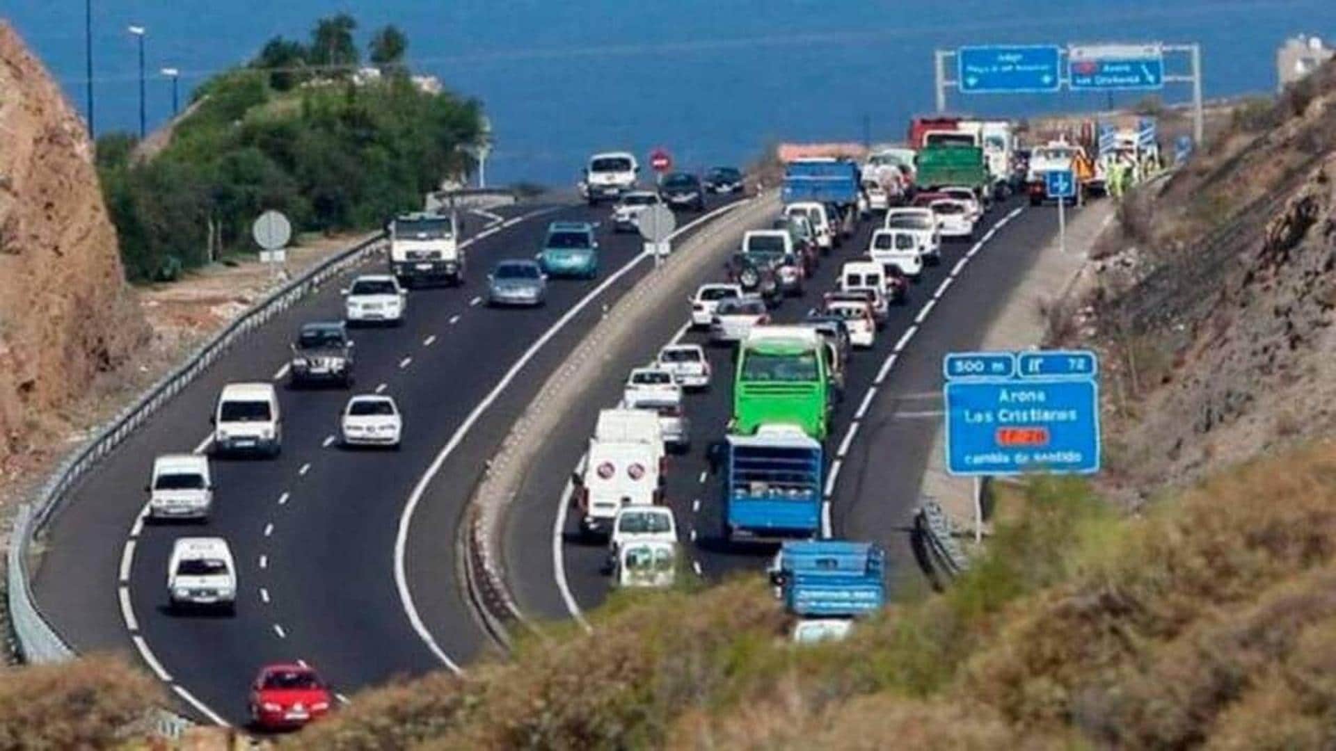 Una mujer resulta herida tras volcar su vehículo en la autopista sur de Tenerife, informa el Cecoes 112.