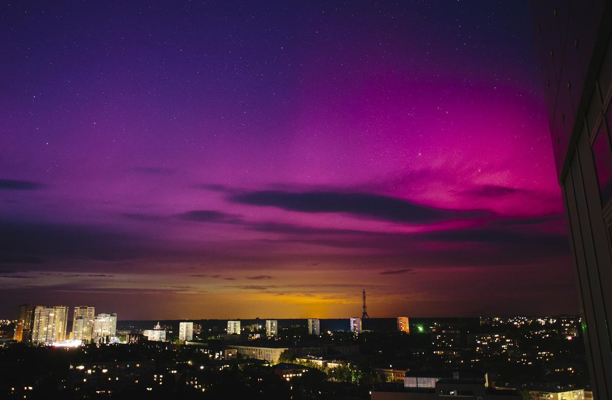 Sorprendentes imágenes de una aurora boreal que alumbra los cielos nocturnos de toda Europa
