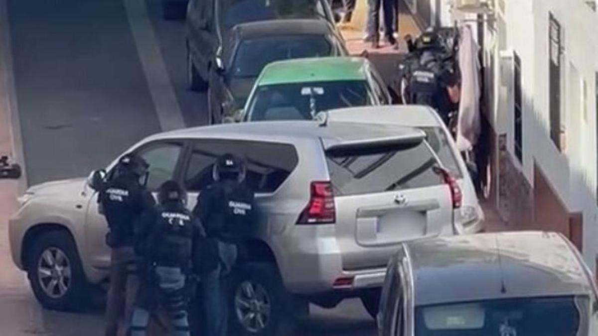 Vídeo: Hombre armado atrincherado en domicilio de Campillos desde anoche, motivos aún desconocidos.
