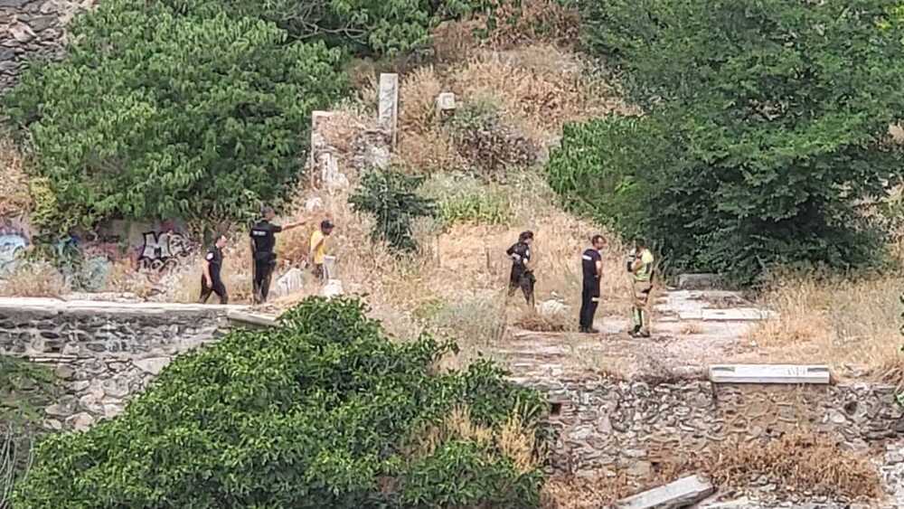 Una mujer fallece al precipitarse en el puente de Alcántara