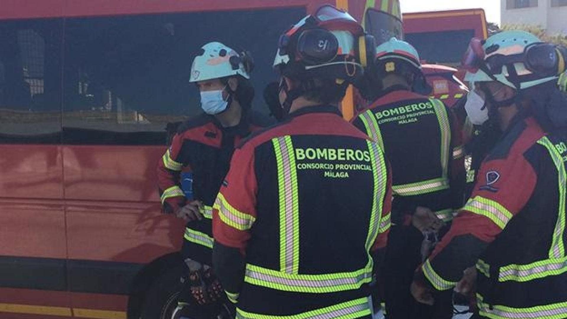 Accidente de tráfico en Málaga deja una persona herida y atrapada en su vehículo
