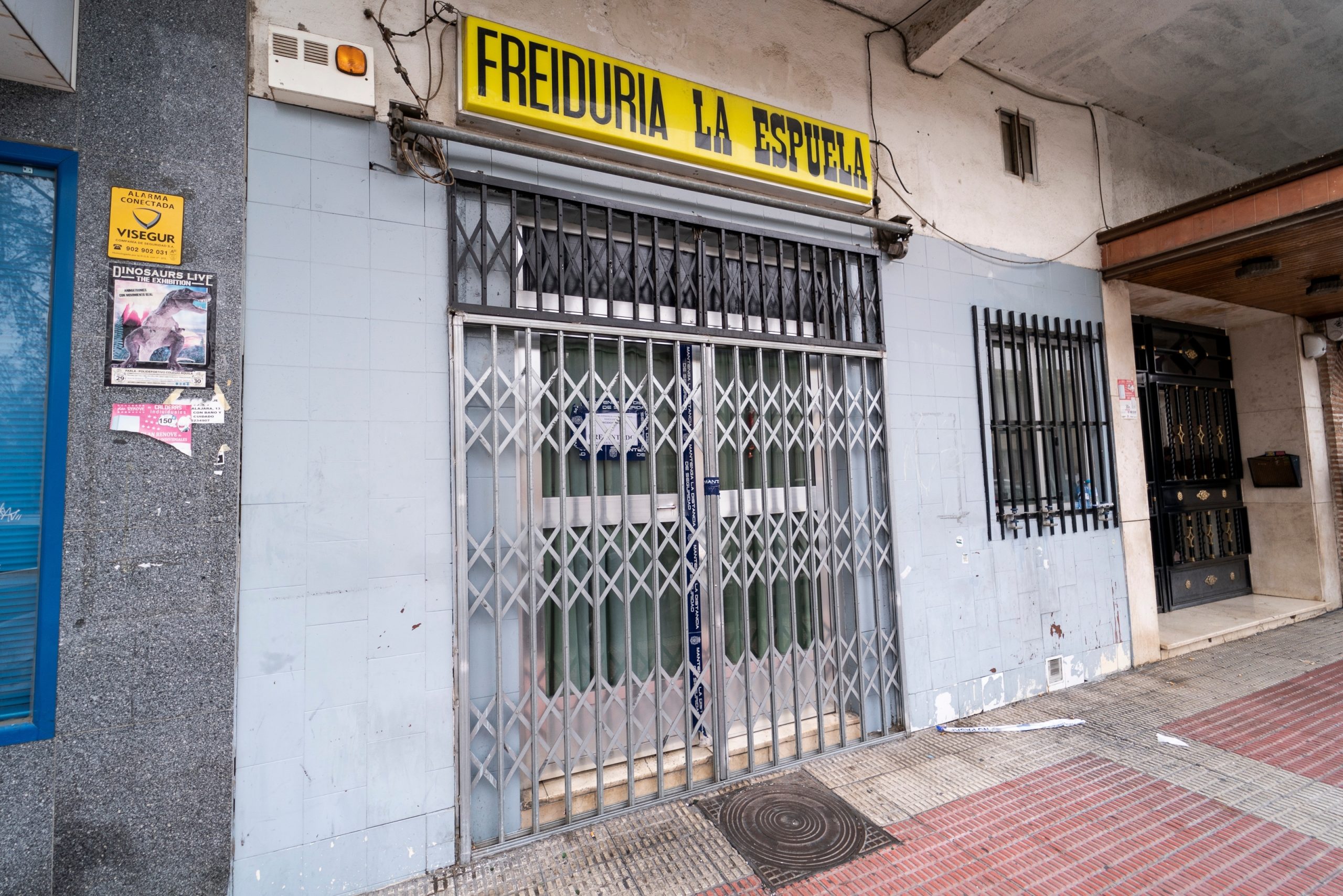 Acusado enfrenta 30 años de prisión por acuchillar hasta la muerte al dueño y cliente de un bar en Parla