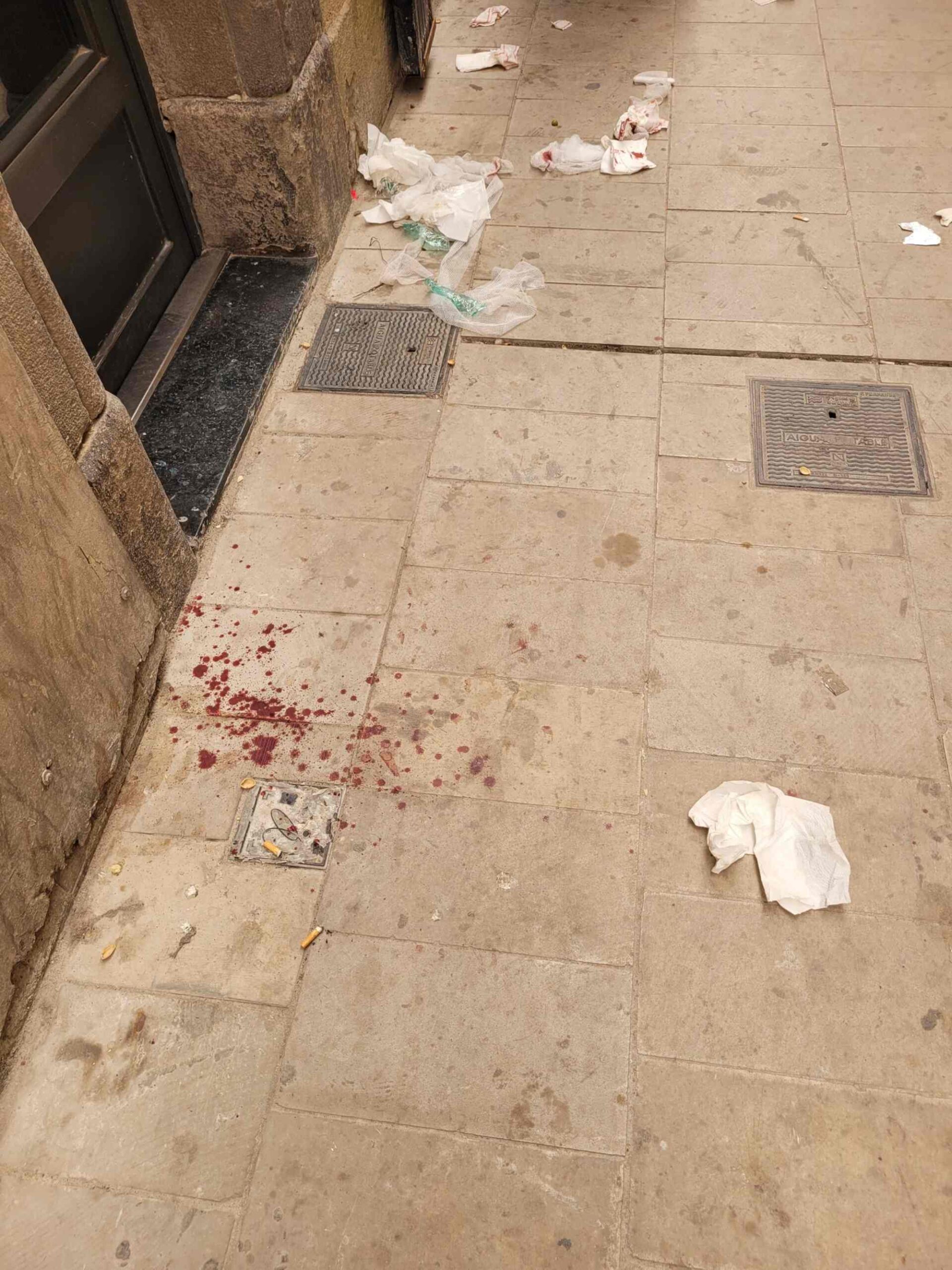 Apuñalamiento en Barcelona: una chica resulta herida tras ser atacada en un robo en el barrio del Raval