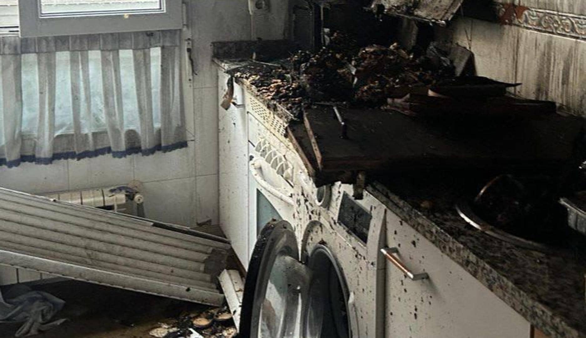 Susto en Gijón por un pavoroso incendio en un piso en Pumarín