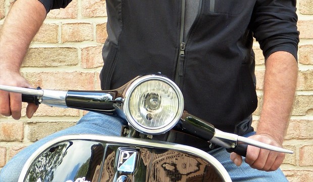 Controles "especiales" a motos en Vitoria hasta septiembre