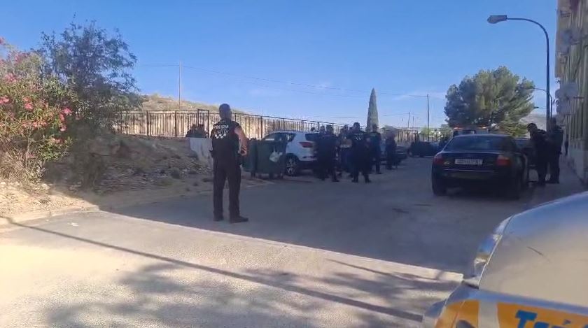 Cuatro detenidos en una redada en tres viviendas de Yecla