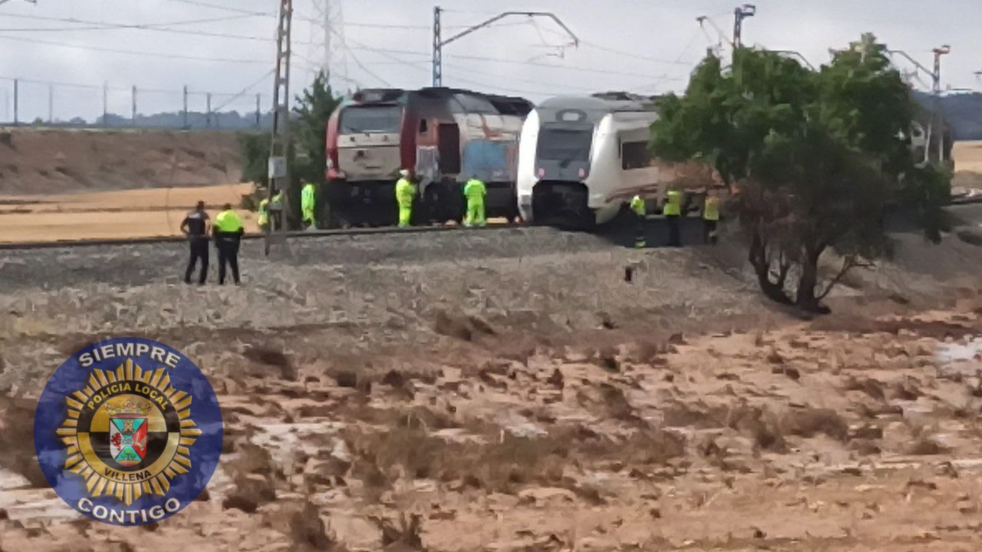 Un tren descarrila cerca de Villena por las tormentas y deja cinco heridos | Accidente tren