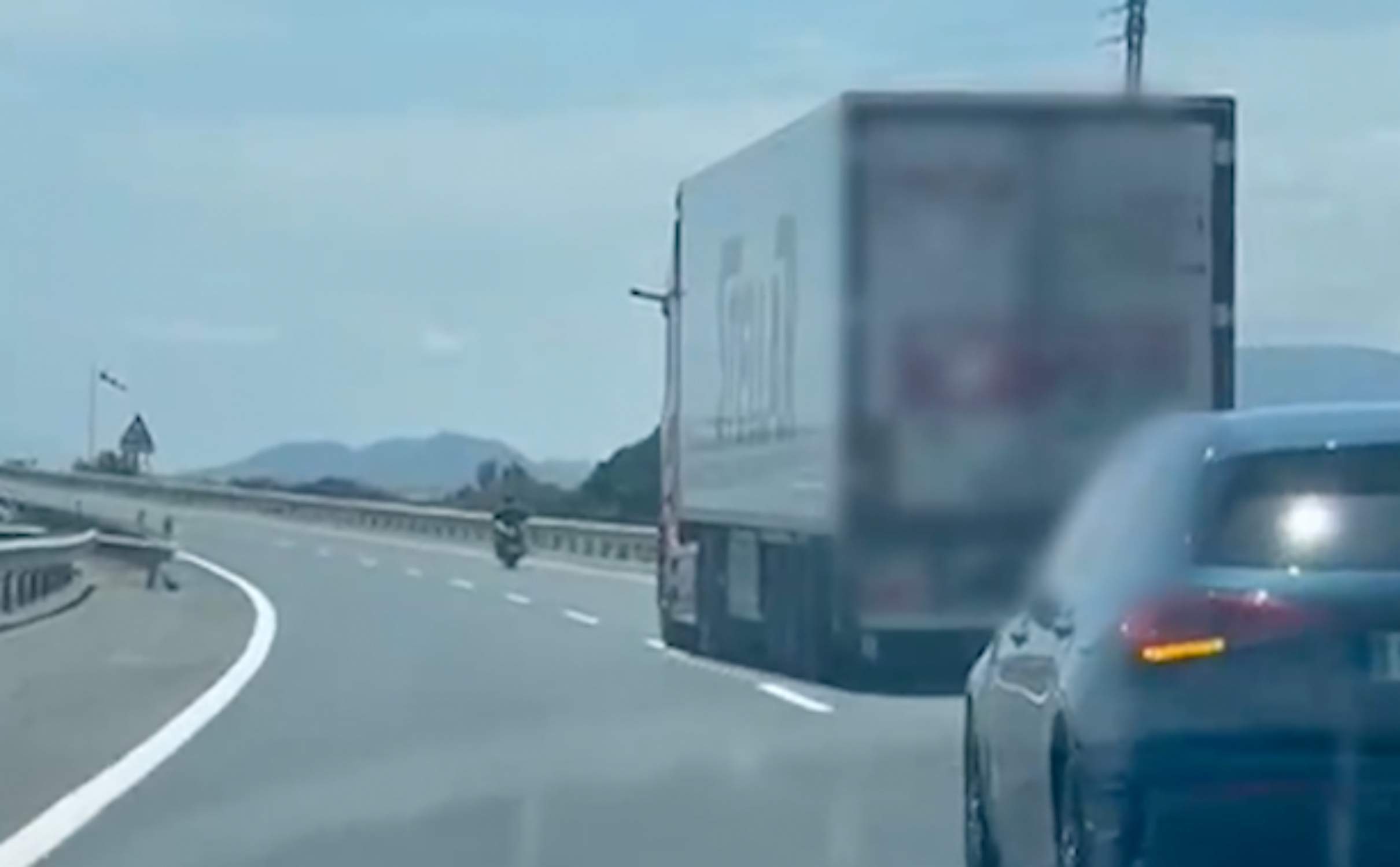 Detenido conductor profesional por conducción temeraria y bajo los efectos del alcohol en la AP-7