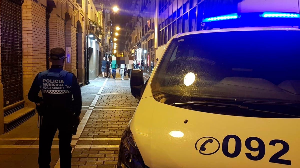 Viola a una mujer de 31 años en el baño de un bar del casco viejo de Pamplona