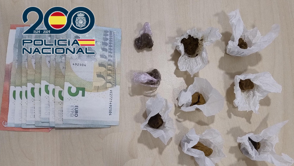 Detienen en una céntrica calle de Santander a un joven que llevaba 30 gramos de hachís