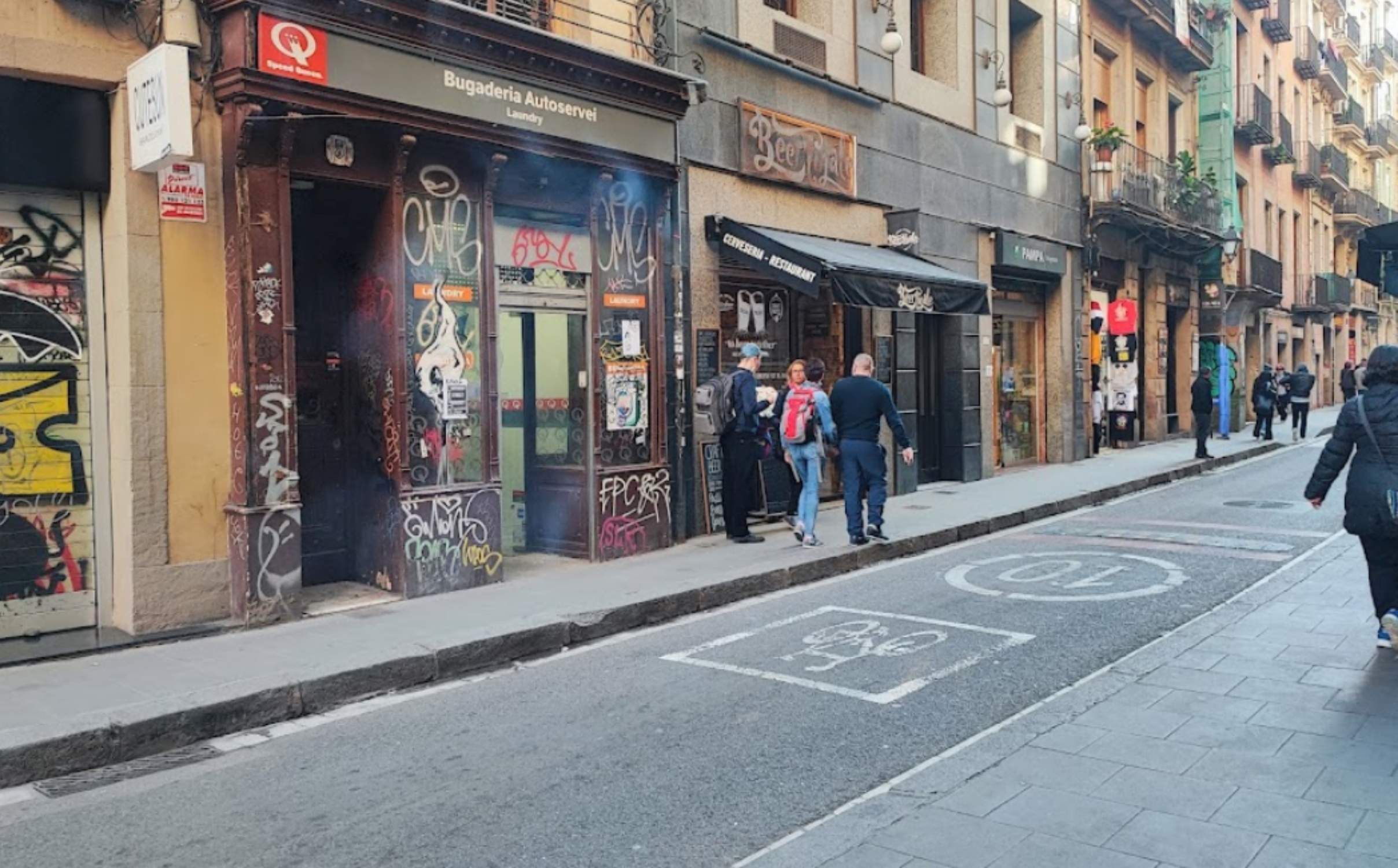 Detenido un hombre de 42 años por el asesinato de su madre en el Raval de Barcelona