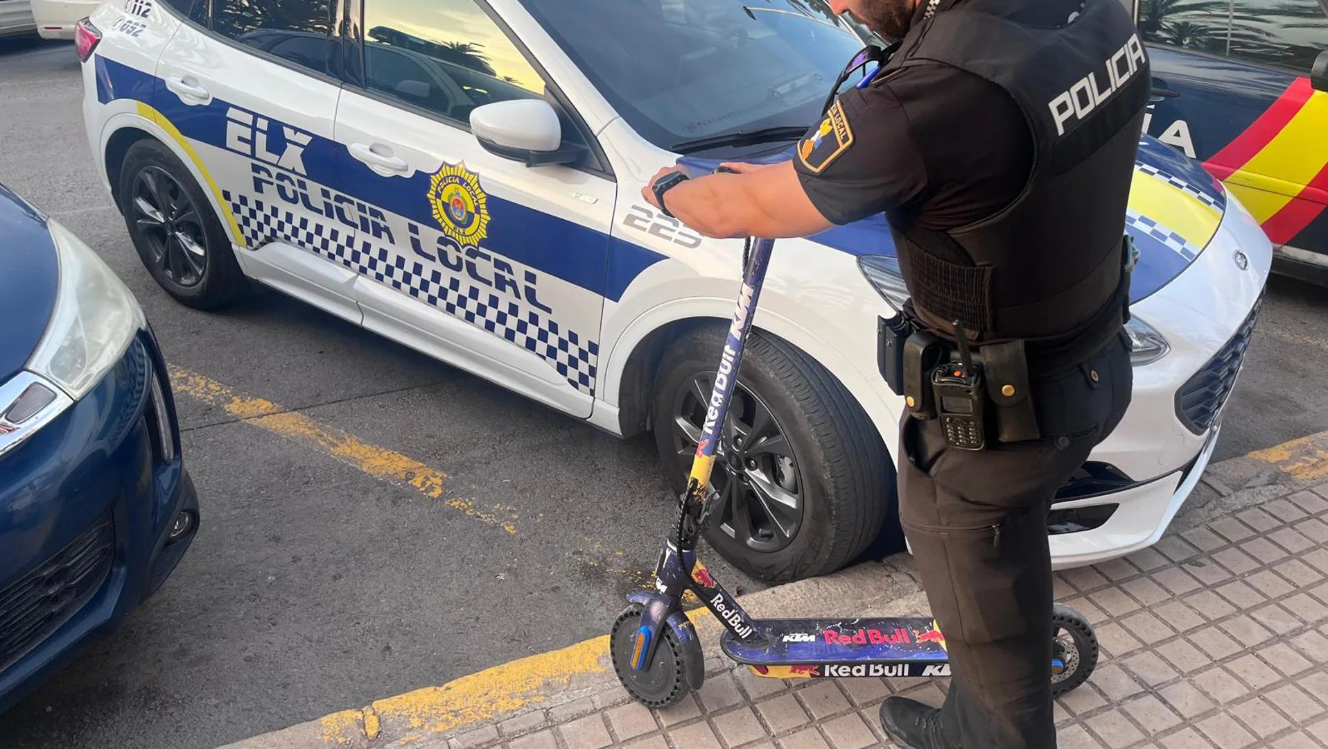 Detenidos dos menores por robar y vender patinetes eléctricos en Elche
