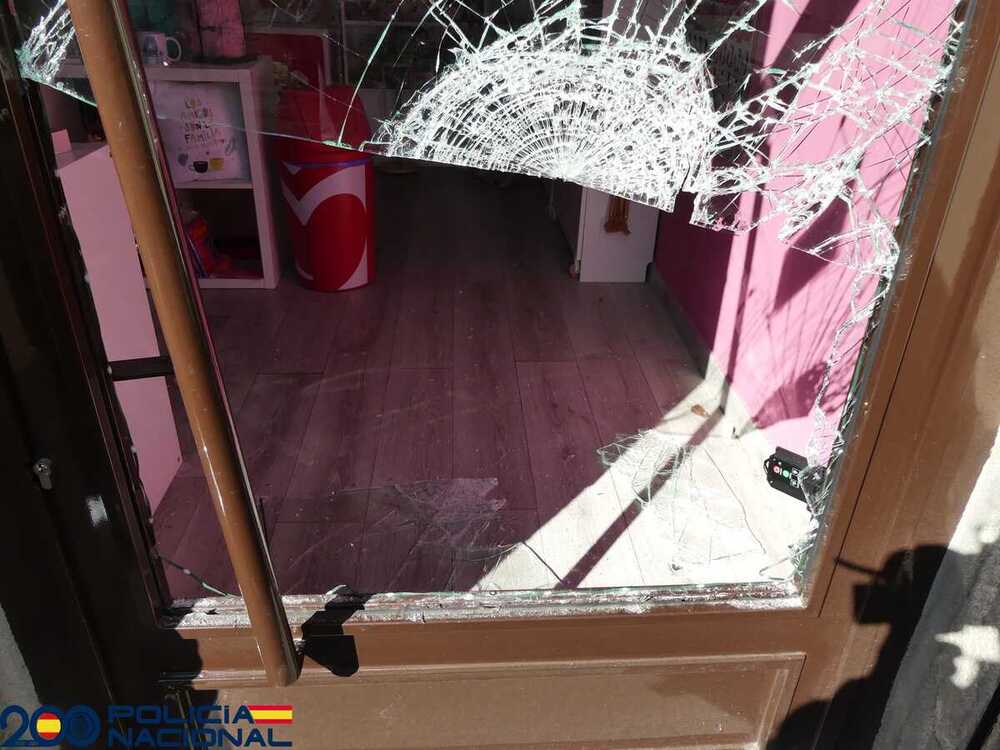 Dos detenidos por dos robos con fuerza en establecimientos