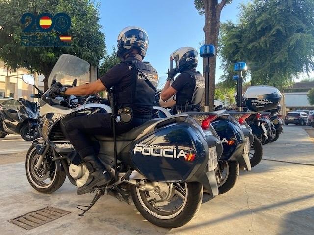 Dos agentes de la Policía Nacional. - Policía Nacional.