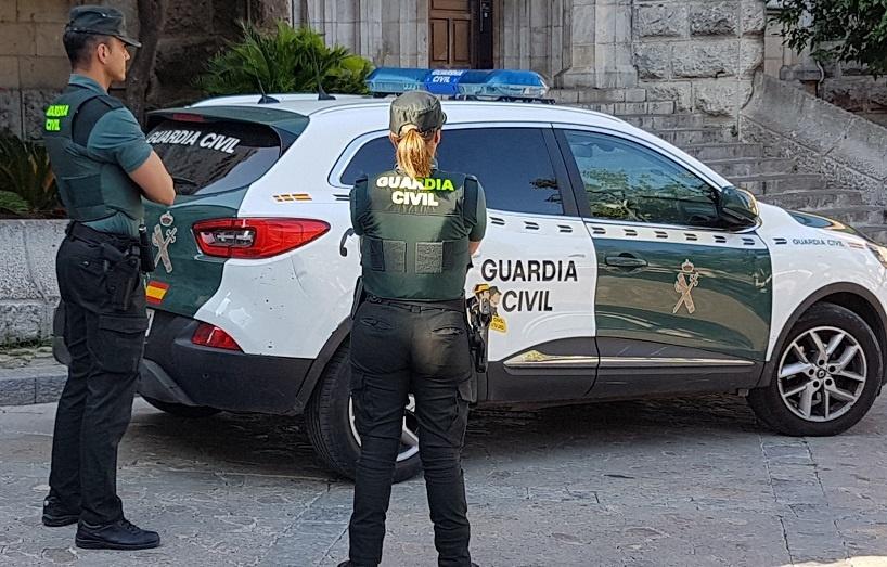 Agentes de la Guardia Civil. - Archivo