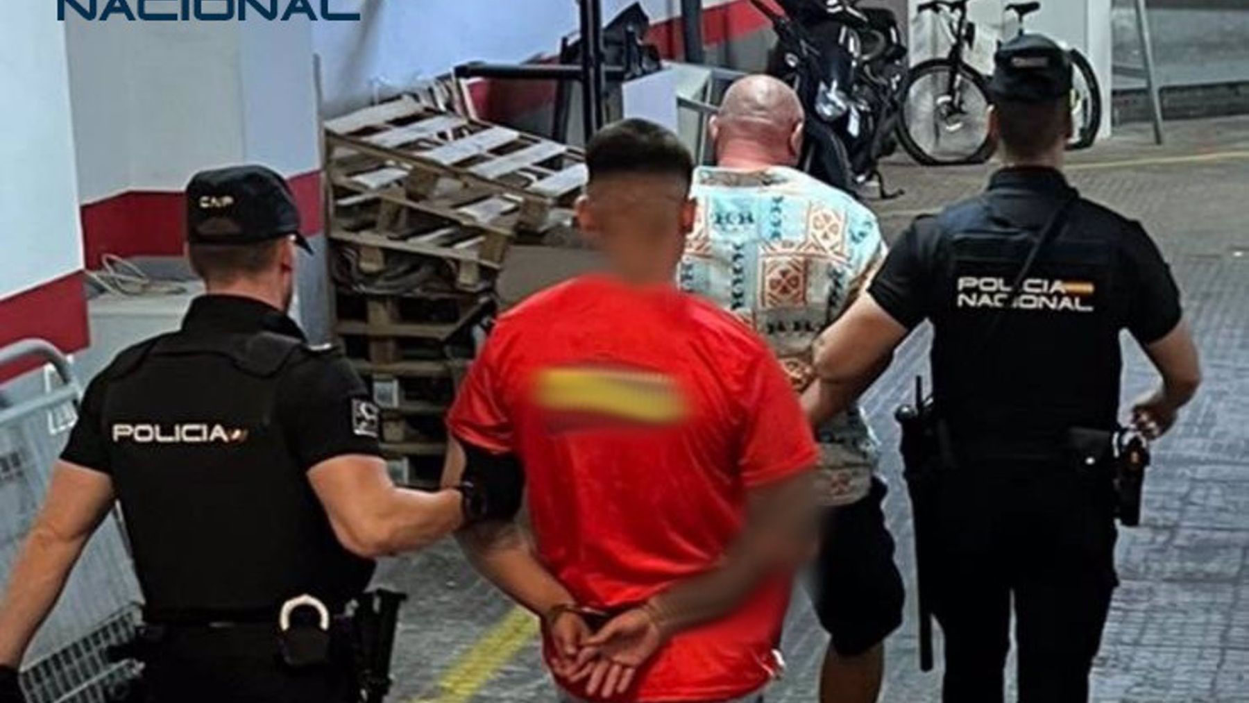 Detenidos dos rumanos por robar móviles y ropa a varios turistas en Playa de Palma