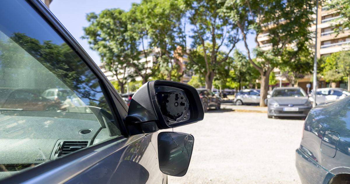 Detenidos tres menores por daños a coches en Pardinyes