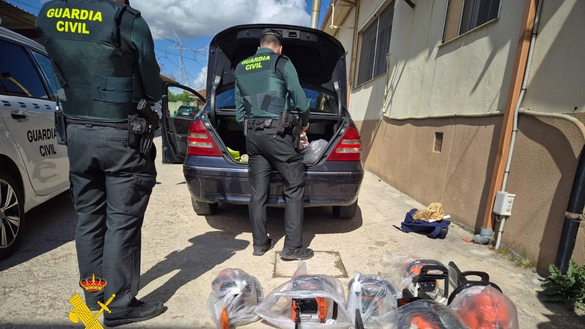Investigados tras ser sorprendidos con numerosas motosierras falsificadas en Burgos