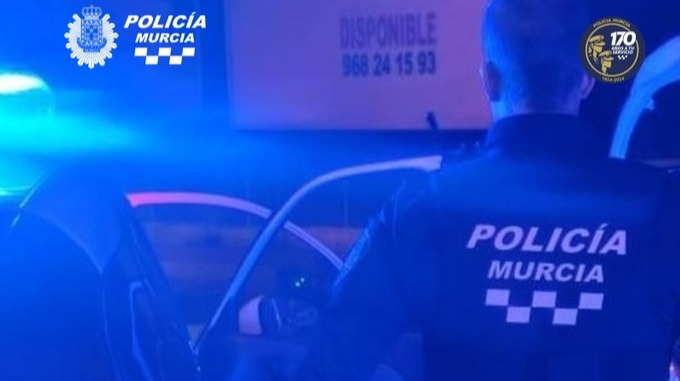 Escandaloso acto en Murcia: Detenido individuo por exhibicionismo sexual ante un grupo de jóvenes