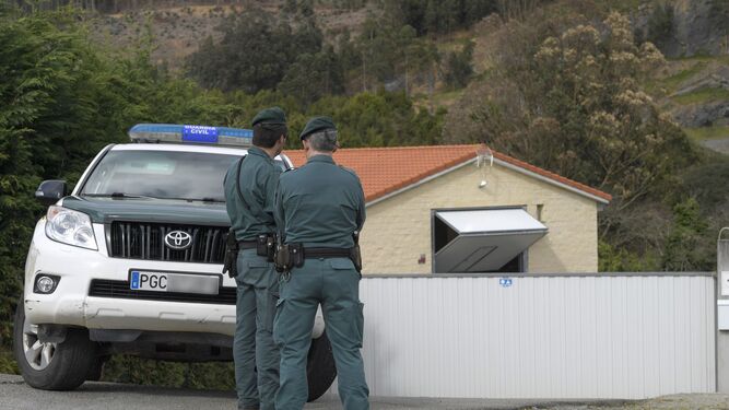 Roba de un tractor aparcado en Santa Fe materiales de trabajo por valor de más de mil euros