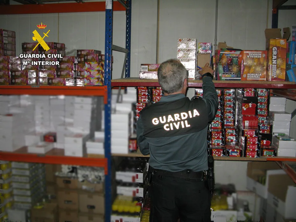 Intervienen cerca de 120 kilos de petardos irregulares en siete locales de la provincia de Alicante