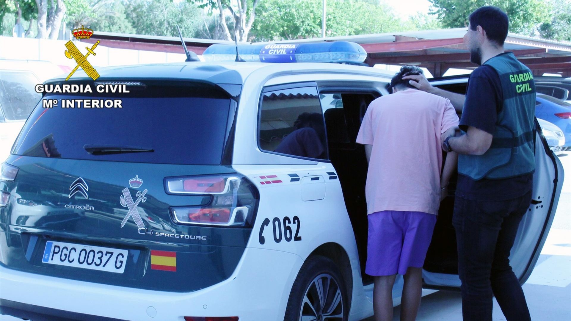Cinco jóvenes roban y asaltan a un conductor en Torre Pacheco