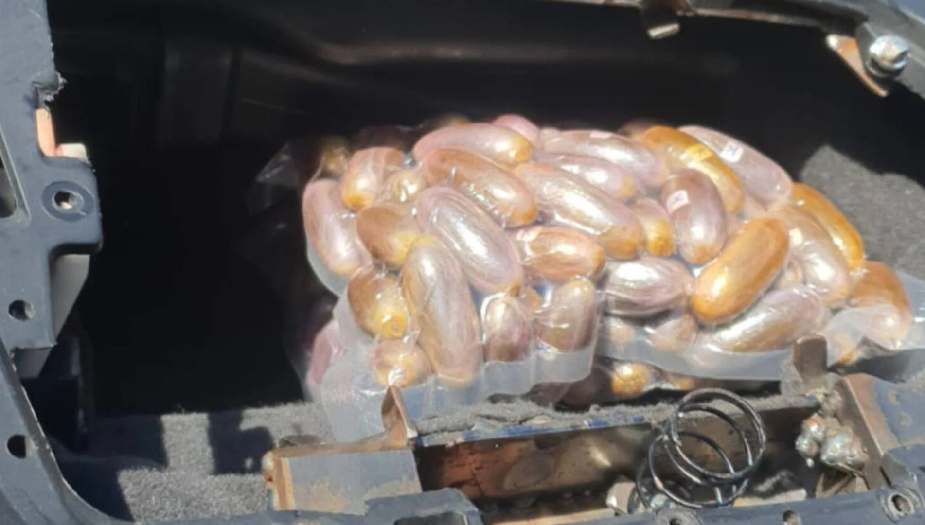 Droga Alicante | A prisión un traficante de droga de Elche que transportaba decenas de kilos hachís en el airbag del coche