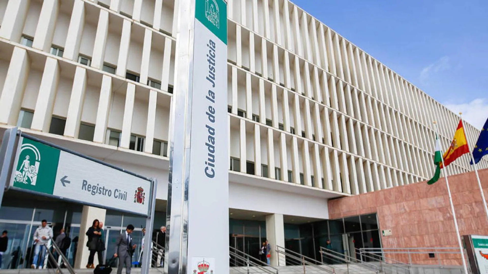 Sucesos Málaga: Piden ocho años de cárcel para una mujer por apuñalar a su novio