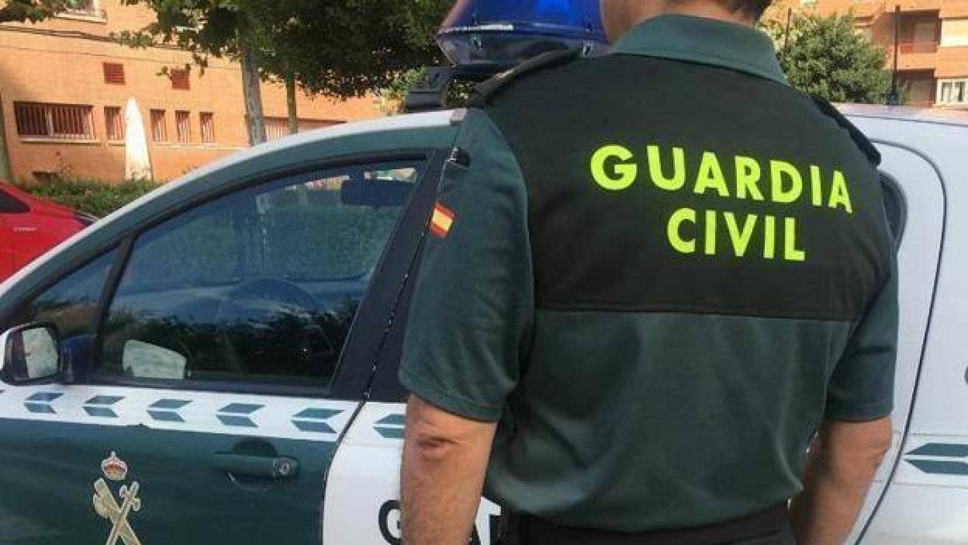 Apuñalan a un empleado de un club de alterne en Siero «con una navaja como la de Curro Jiménez»
