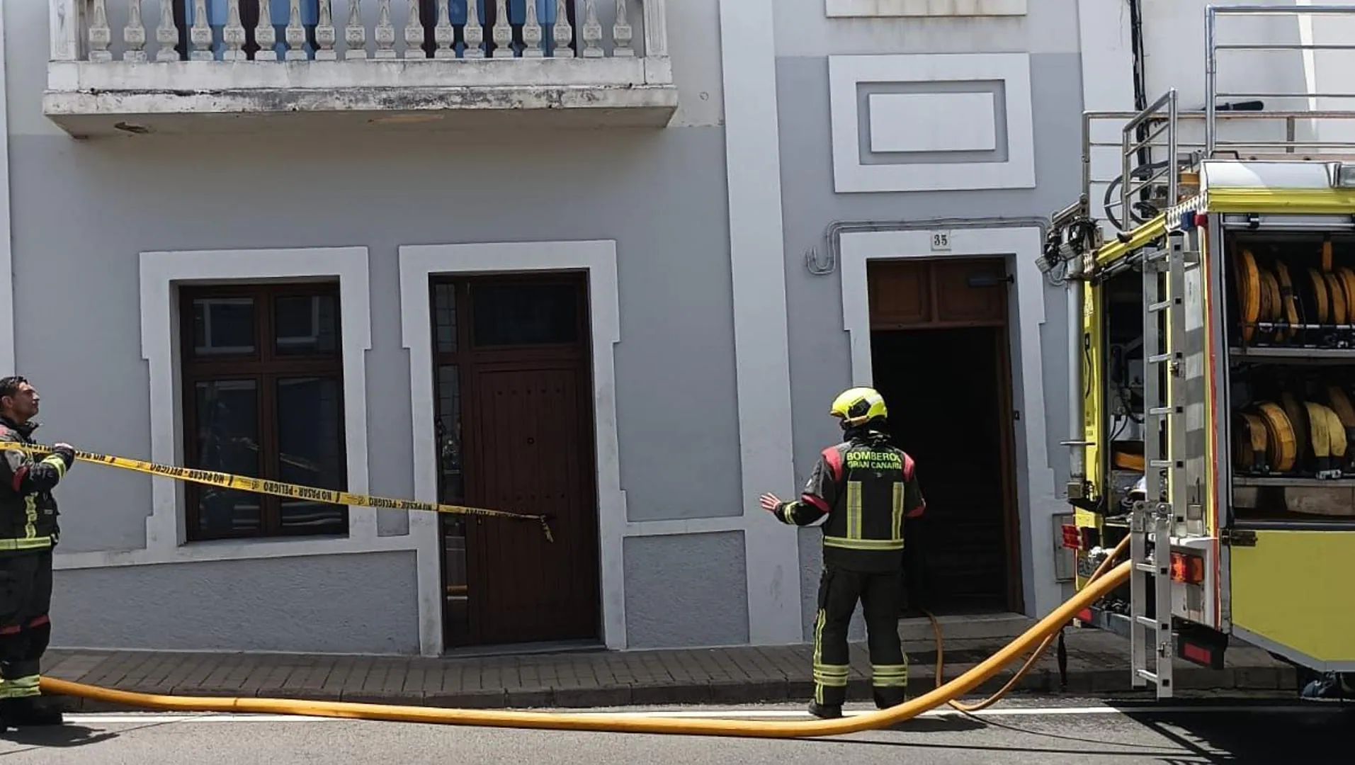 Susto en San Mateo por el «complejo» incendio de una vivienda