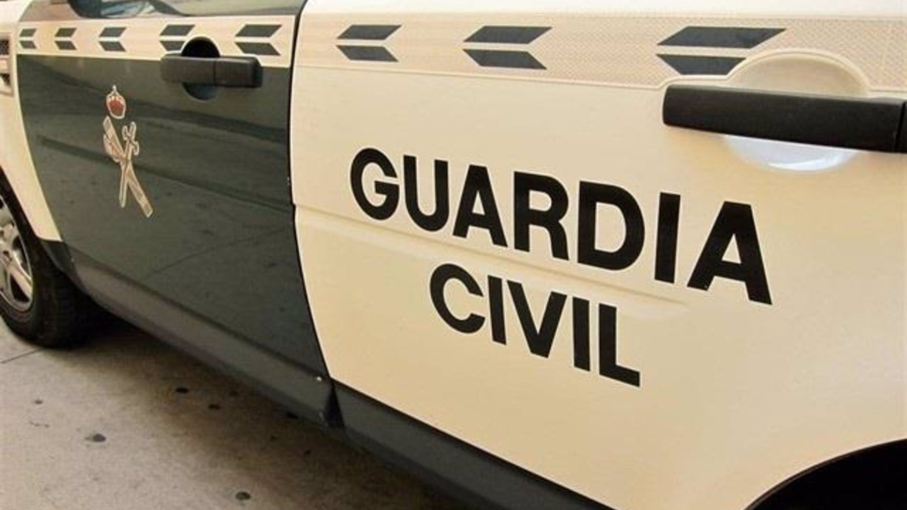 Le roban el bolso en medio de una pelea en Navarra: dentro guardaba un gran sorpresa