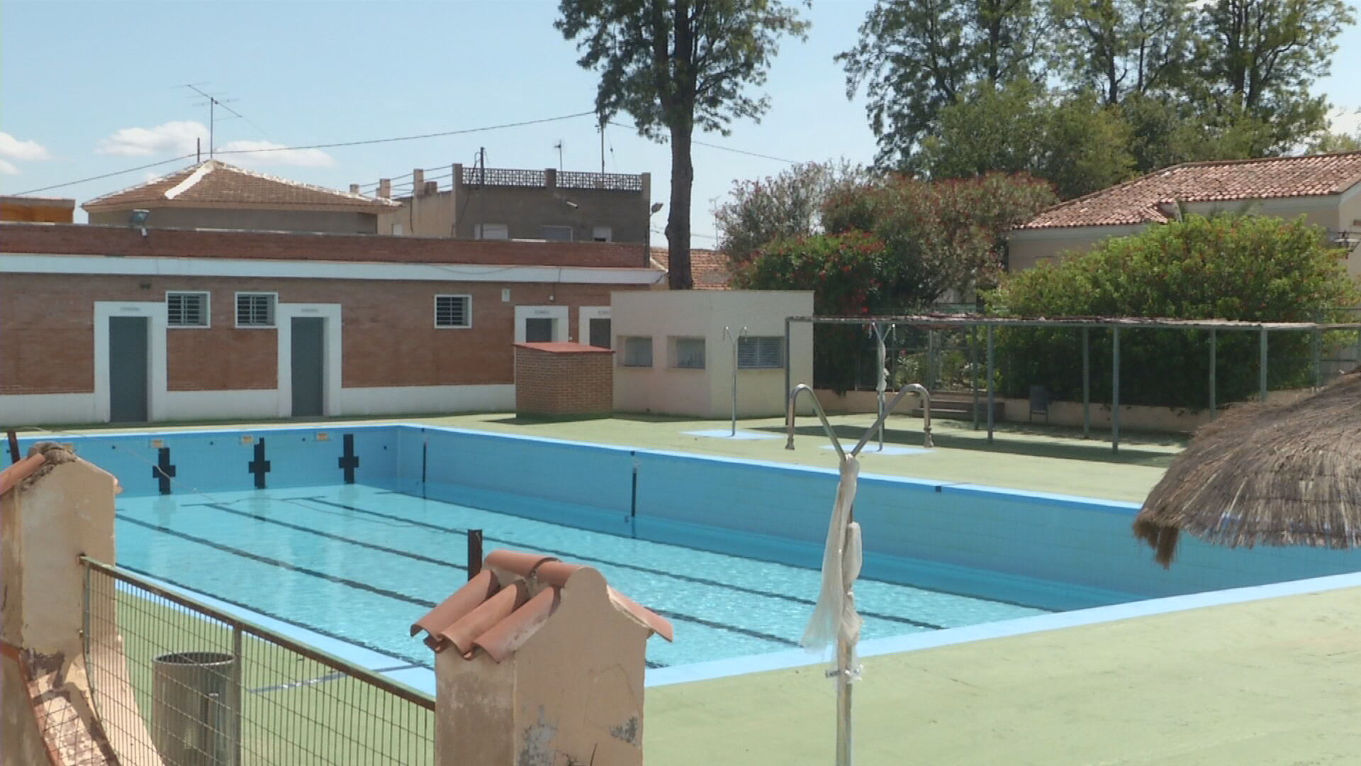 Vecinos de La Ñora denuncian actos vandálicos en la piscina municipal