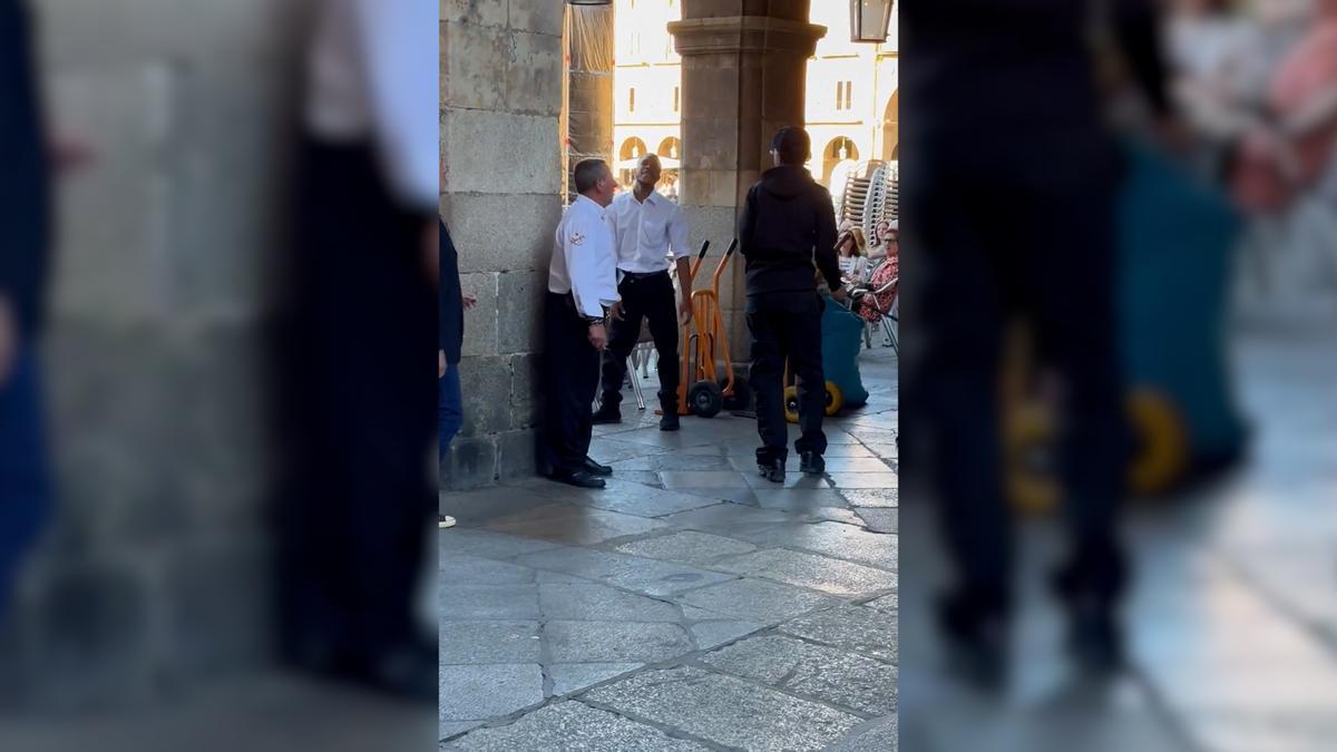 Vídeo: Hombre armado con porra ataca a camarero en la Plaza Mayor de Salamanca, intervención policial exitosa