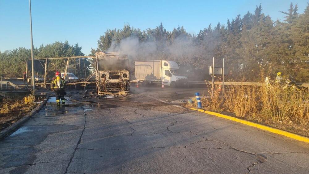 El camión siniestrado estuvo más de 18 horas en la A-62