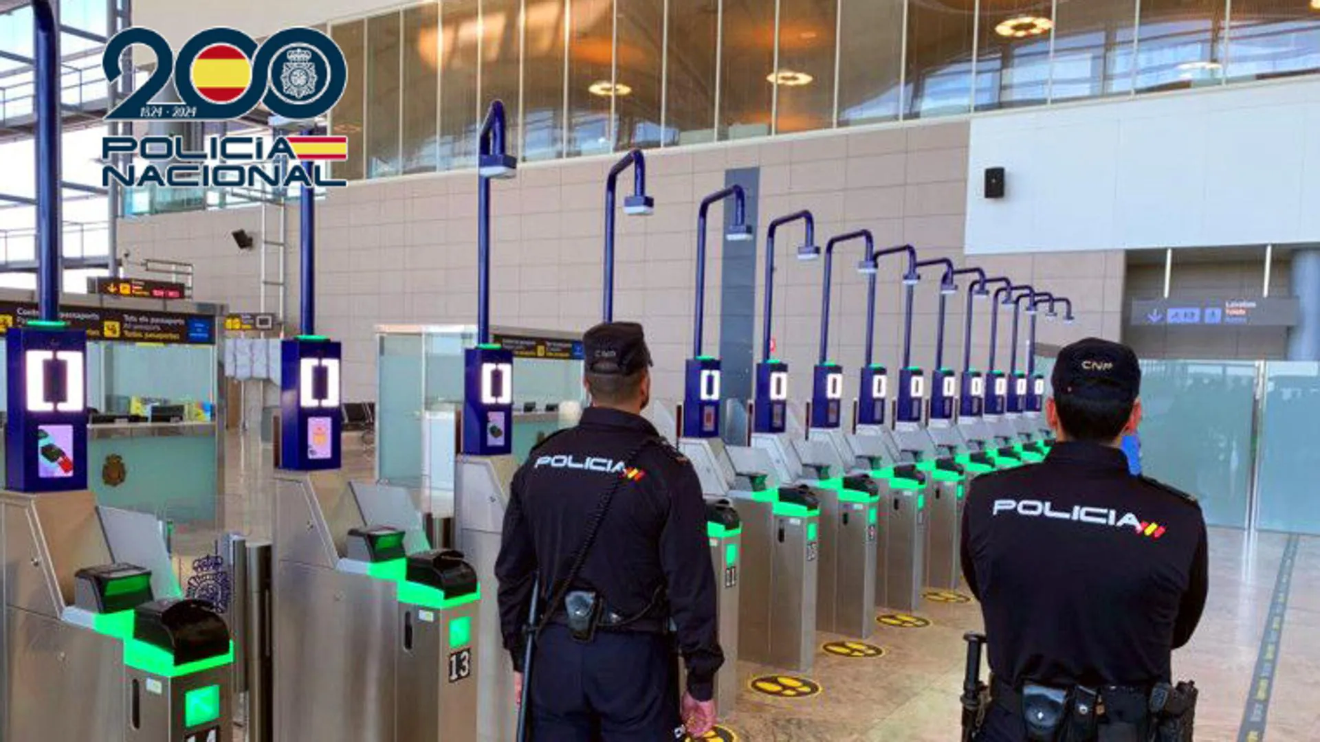 Detienen en el aeropuerto de Alicante-Elche a un violento fugitivo británico que propinó una brutal paliza a dos soldados americanos
