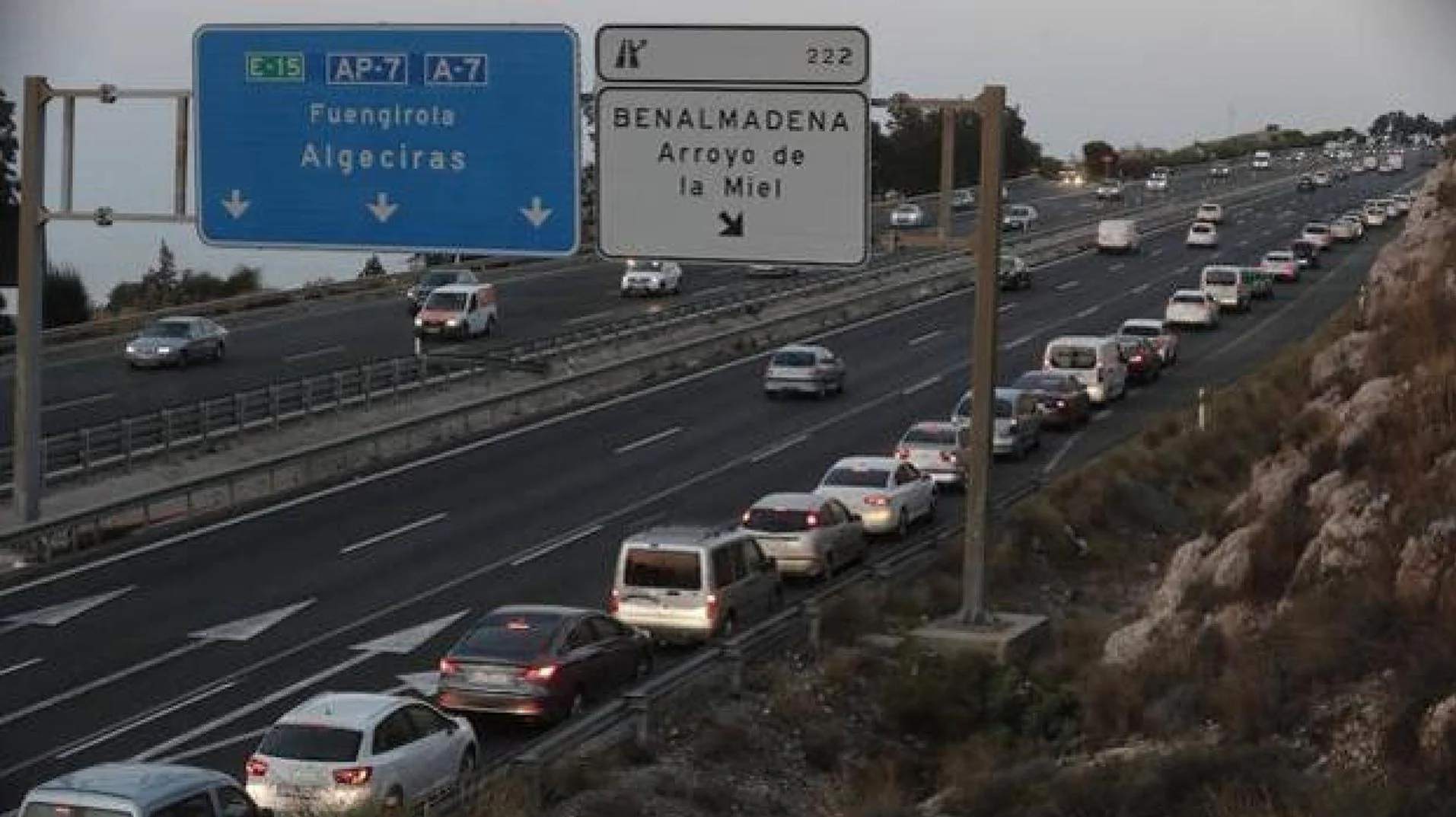 Cinco heridos, dos de ellos menores, tras un accidente de tráfico en Torremolinos