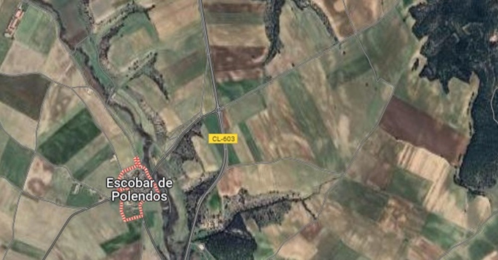 Colisión entre coche y furgoneta deja un herido en Escobar de Polendos