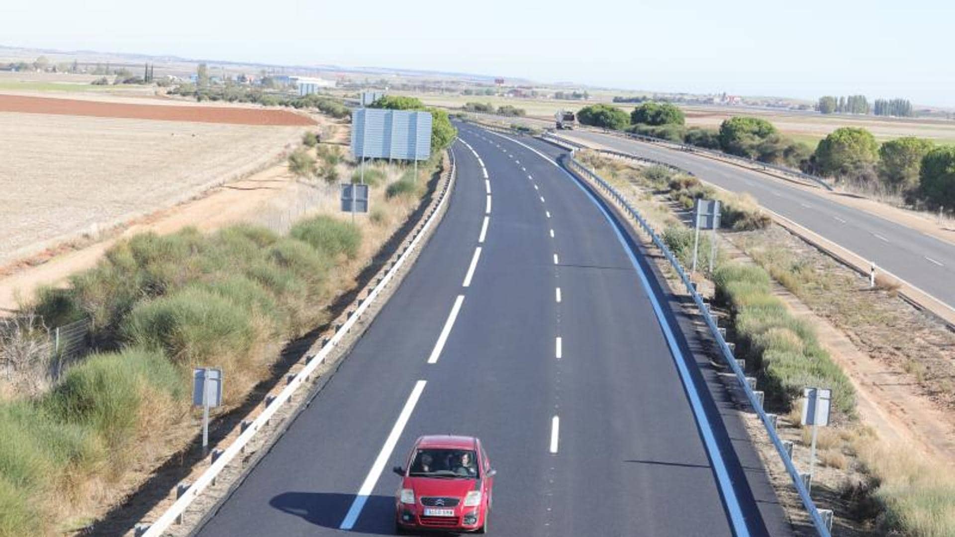 Conductor de 81 años circula en sentido contrario por la autovía A-66 en Salamanca, desencadenando una investigación por conducción temeraria