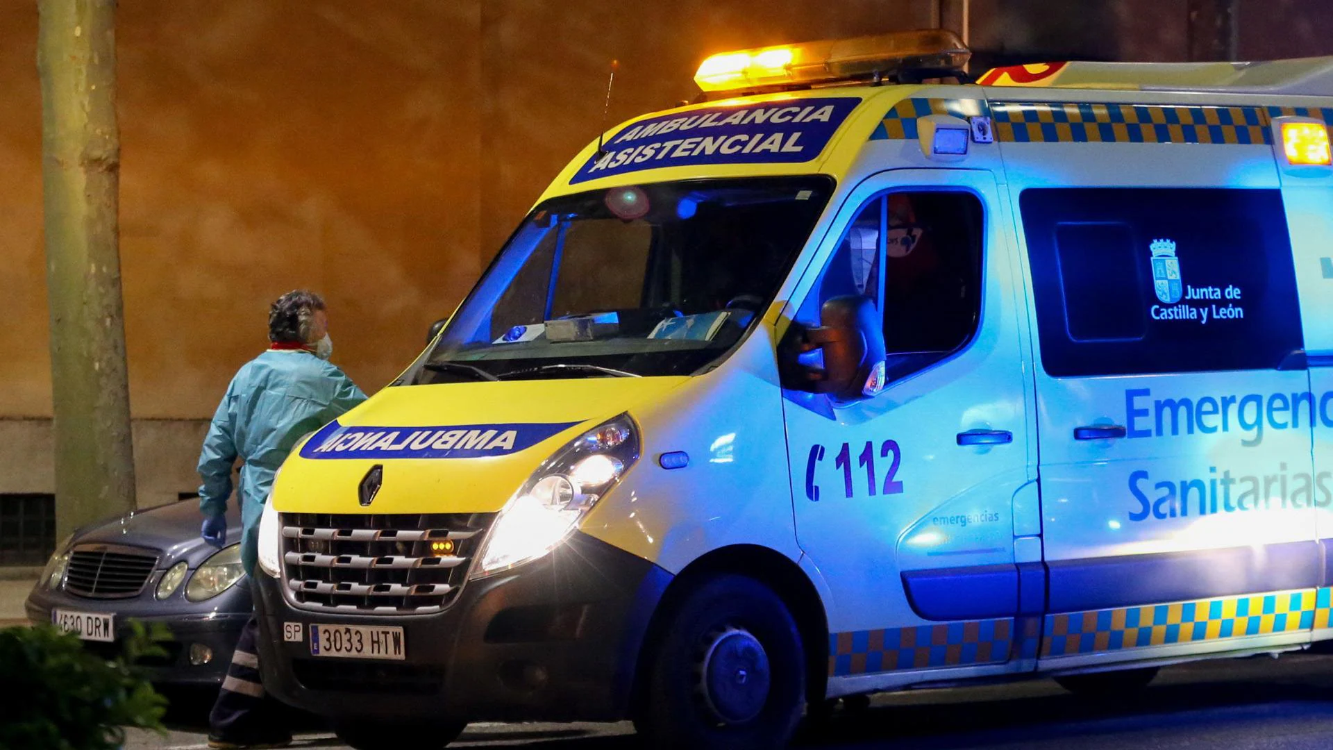 Herido tras volcar de noche con su turismo en Alba de Tormes