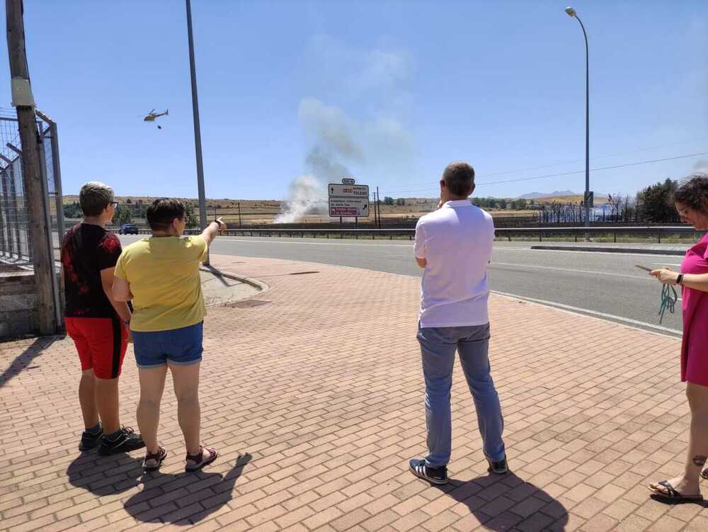 Controlado un incendio de pasto en la subida a Sonsoles