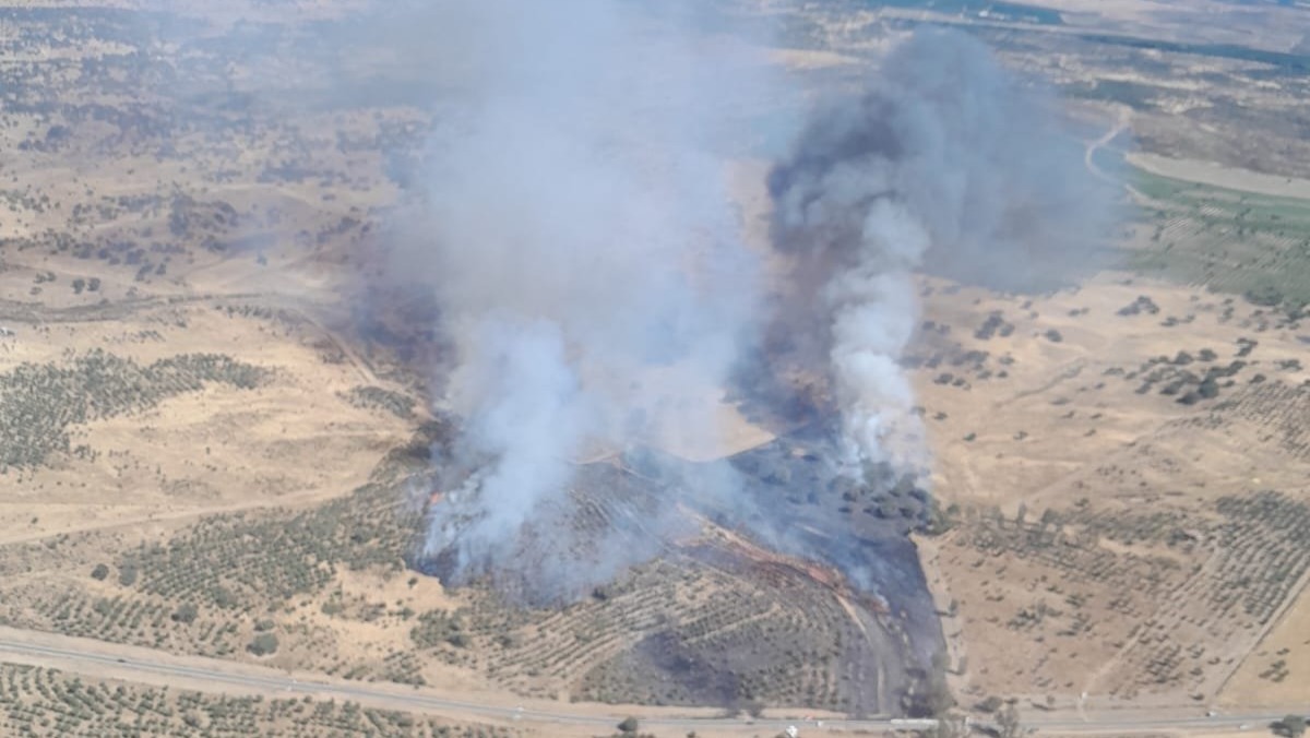Incendio en Puebla de Guzmán: Amplio despliegue del Infoca en el paraje Arroyo del Toril