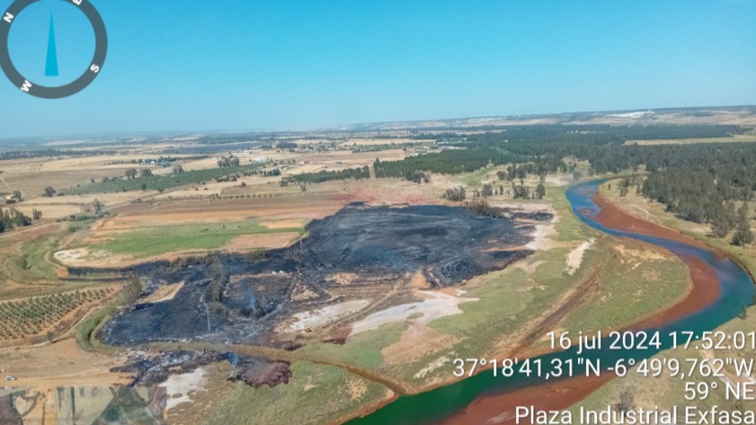 Controlan el incendio de Trigueros: el Infoca continúa en el paraje Arroyo el Salinero para su extinción