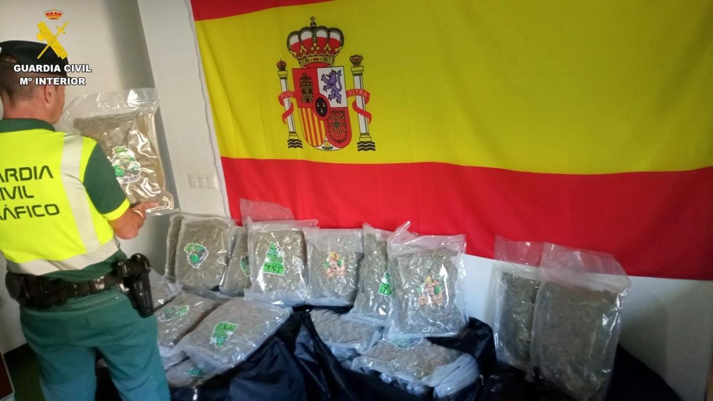 Detenido en la A-4 a la altura de La Campana por tráfico de drogas. - Guardia Civil.