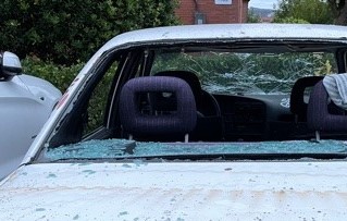 Pedradas contra cristales para robar en coches de Vitoria