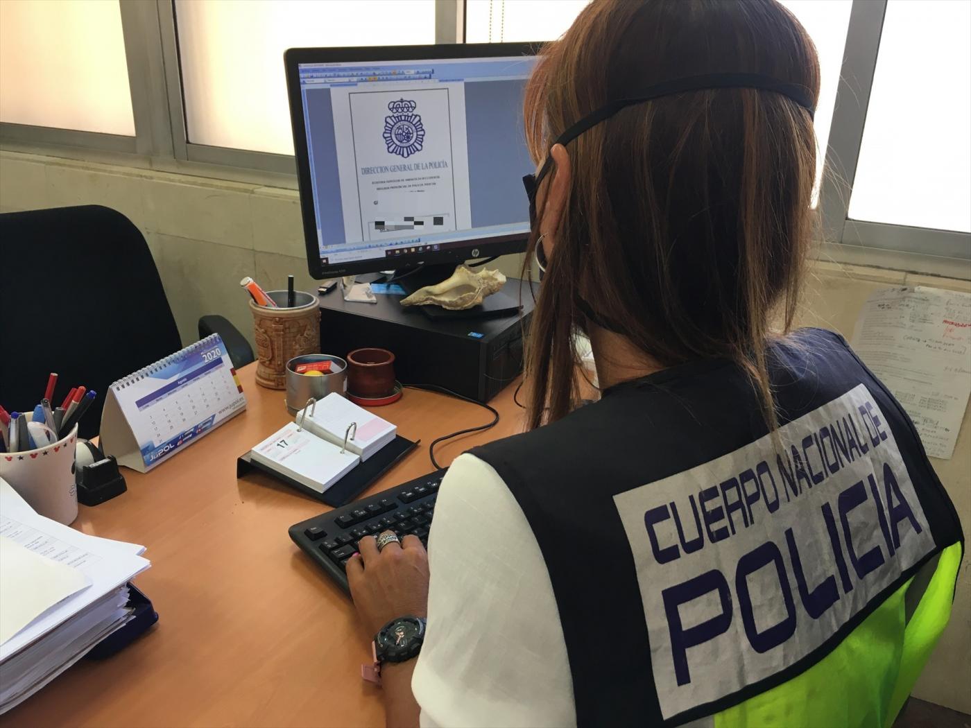 Agente de la Policía Nacional. - CNP.