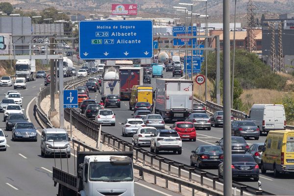 Dos heridos tras volcar el coche en el que viajaban en la A-30 a la altura de Molina de Segura