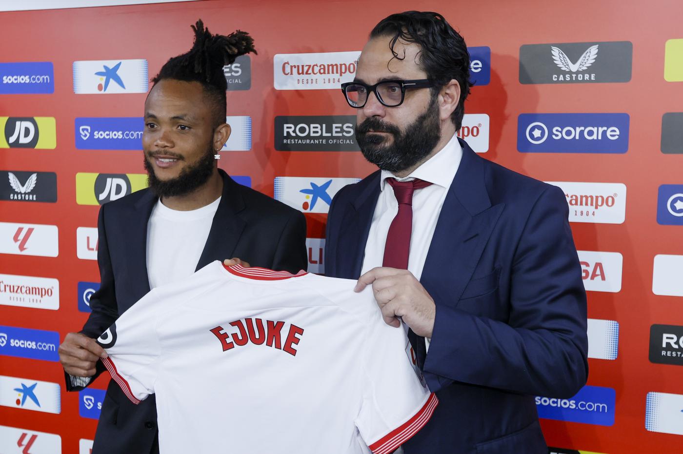Ejuke y Víctor Orta. - efe