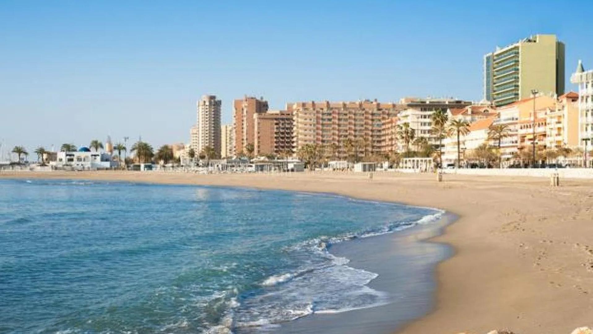 Investigan la muerte de un hombre en una playa de Fuengirola