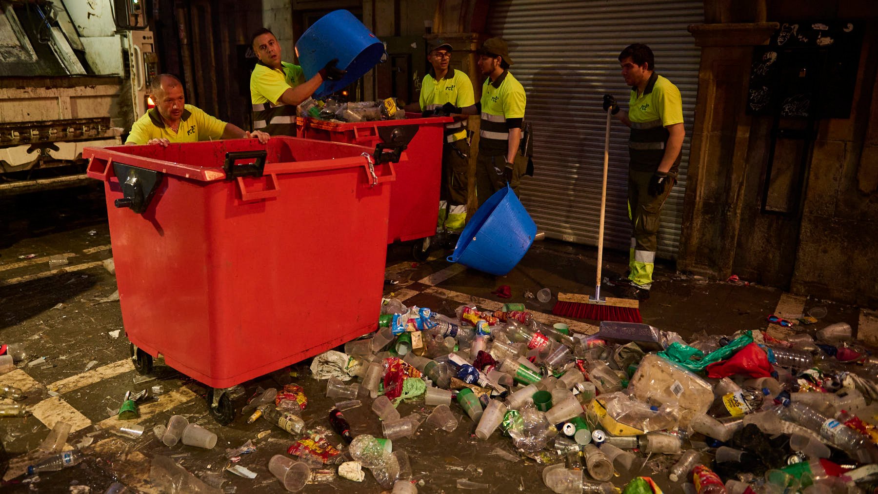 Muere en Pamplona un trabajador que vaciaba contenedores de basura durante San Fermín