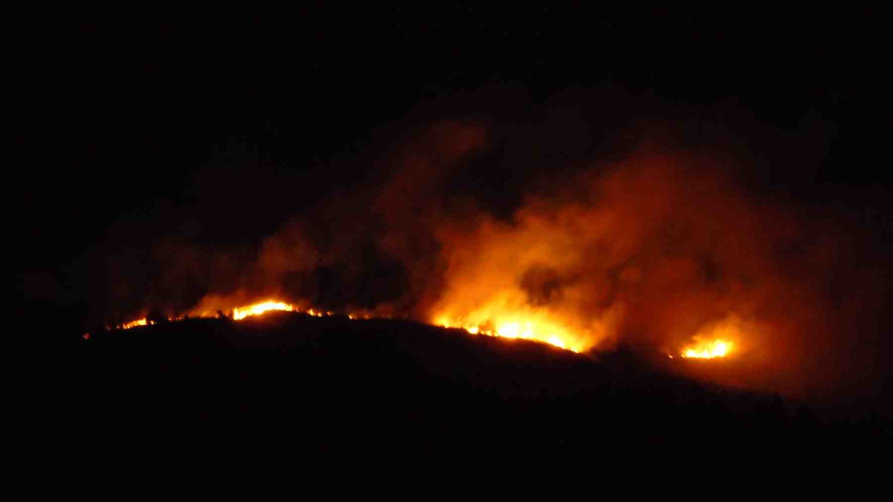Tremendo susto en Pamplona: el Fuerte de San Cristóbal arde por los cuatro costados